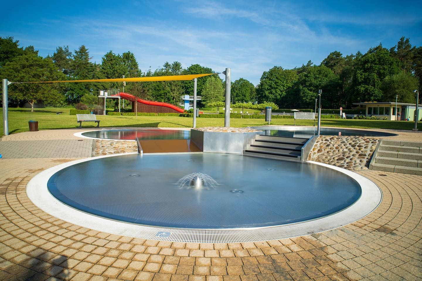 Freibad Nichtschwimmerbecken mit Wasserspiel