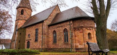 Sandsteinkirche in Vogelbach